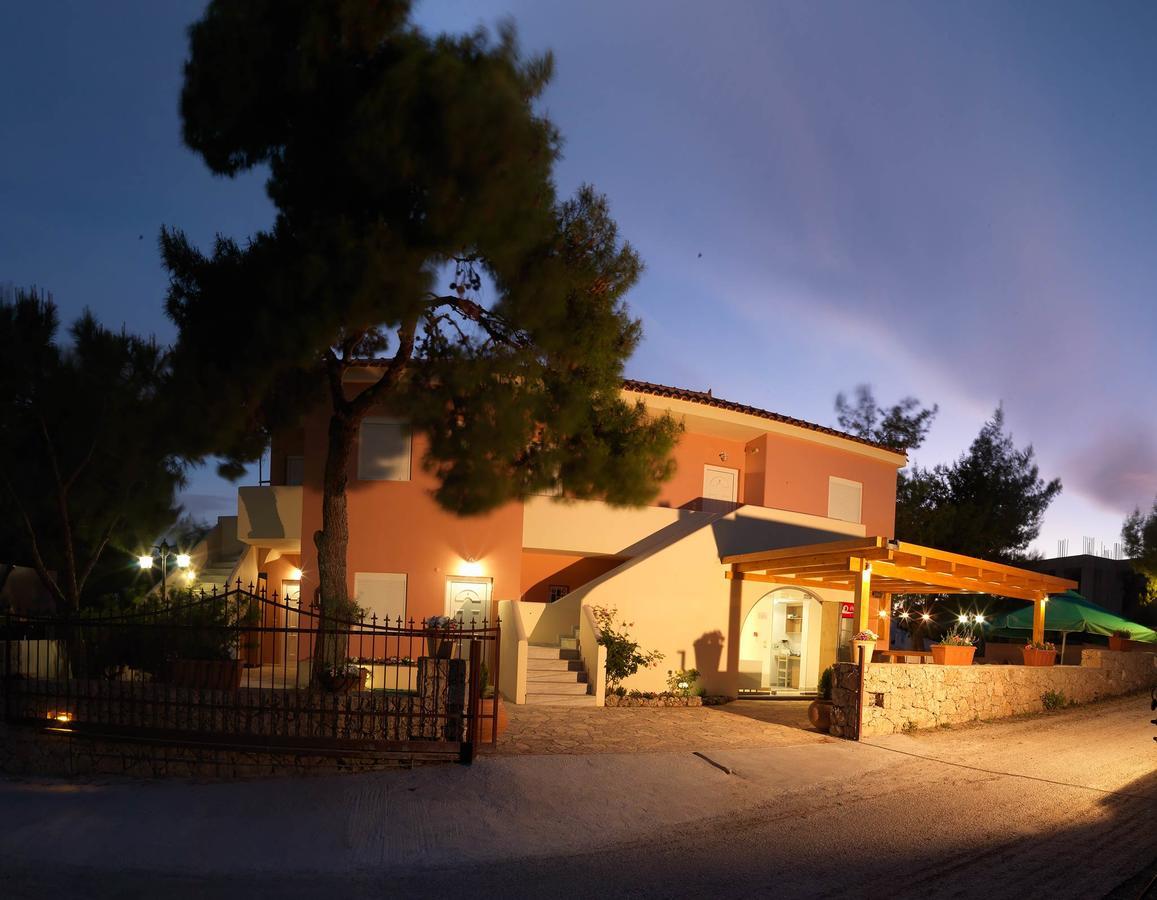 Epavlis Apartments Porto Heli Exterior photo